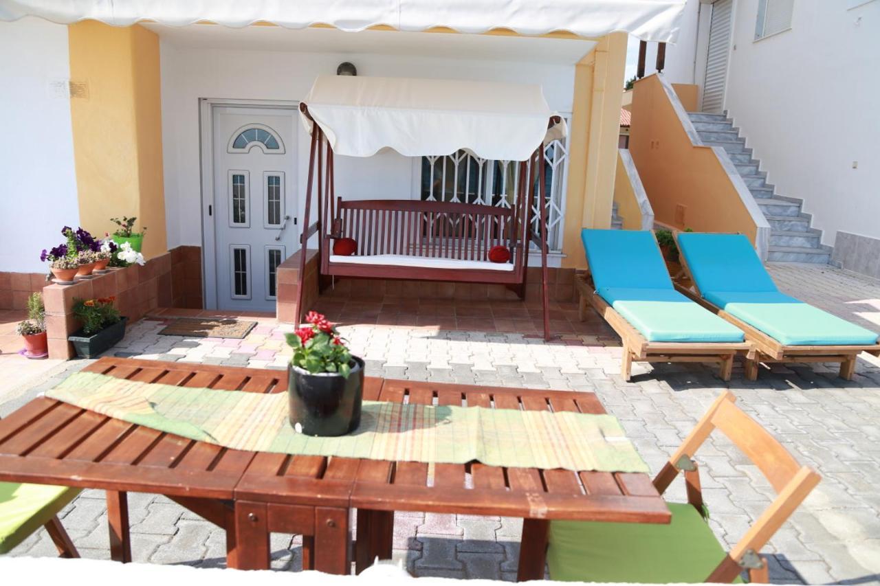 George & Katerina Houses Paralia Dionysiou Quarto foto