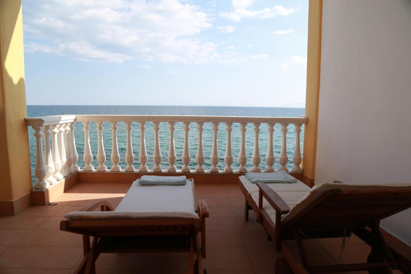 George & Katerina Houses Paralia Dionysiou Exterior foto